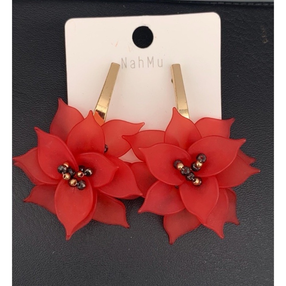 NWT Nah Mu Gold Tone And Red Frosted Acrylic 3D Chunky But Light Flower Earrings